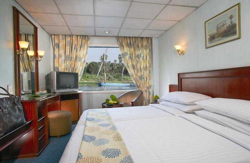 Отель Movenpick Radamis II Nile Cruise Луксор Экстерьер фото